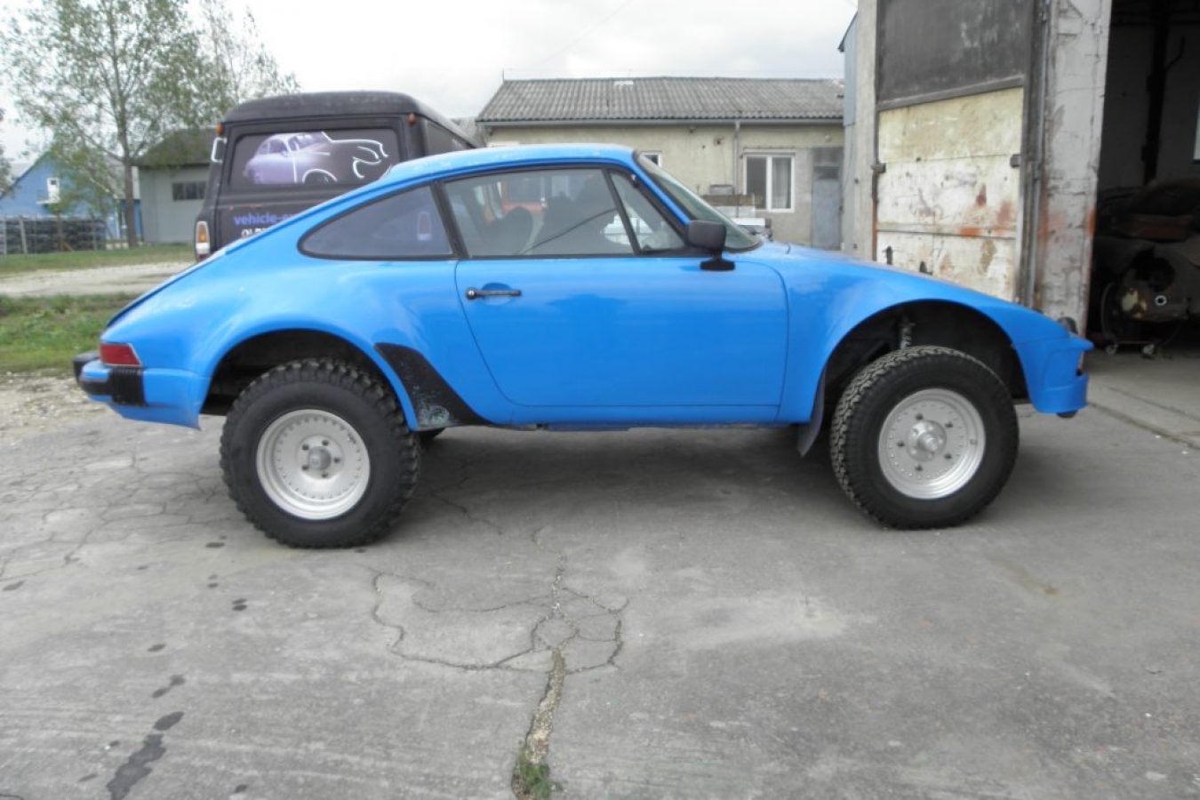 Restaurierter Porsche 911 in blau