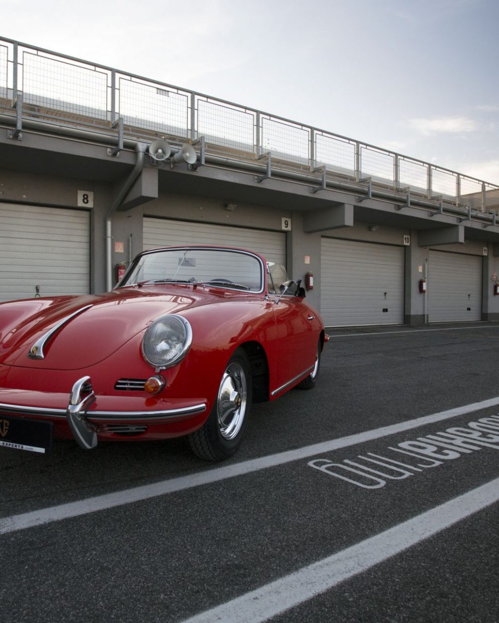 Kardinalroter Porsche 356B Super 90 Cabriolet