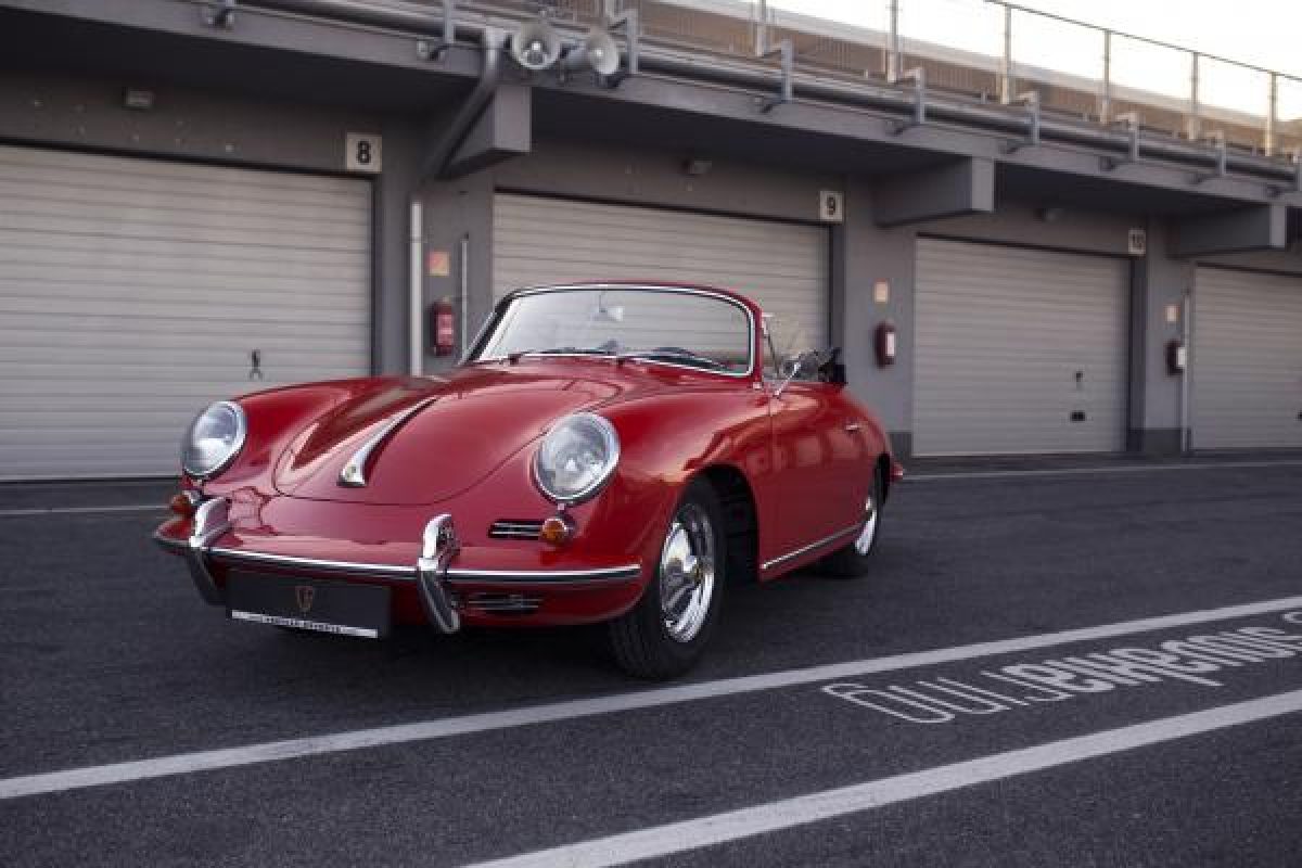 Roter Porsche 356B Super 90 Cabriolet von Vehicle Experts