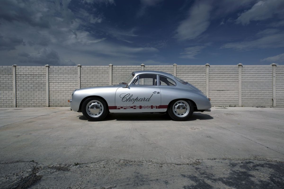 Zweifarbiger Porsche 356 von der Seite