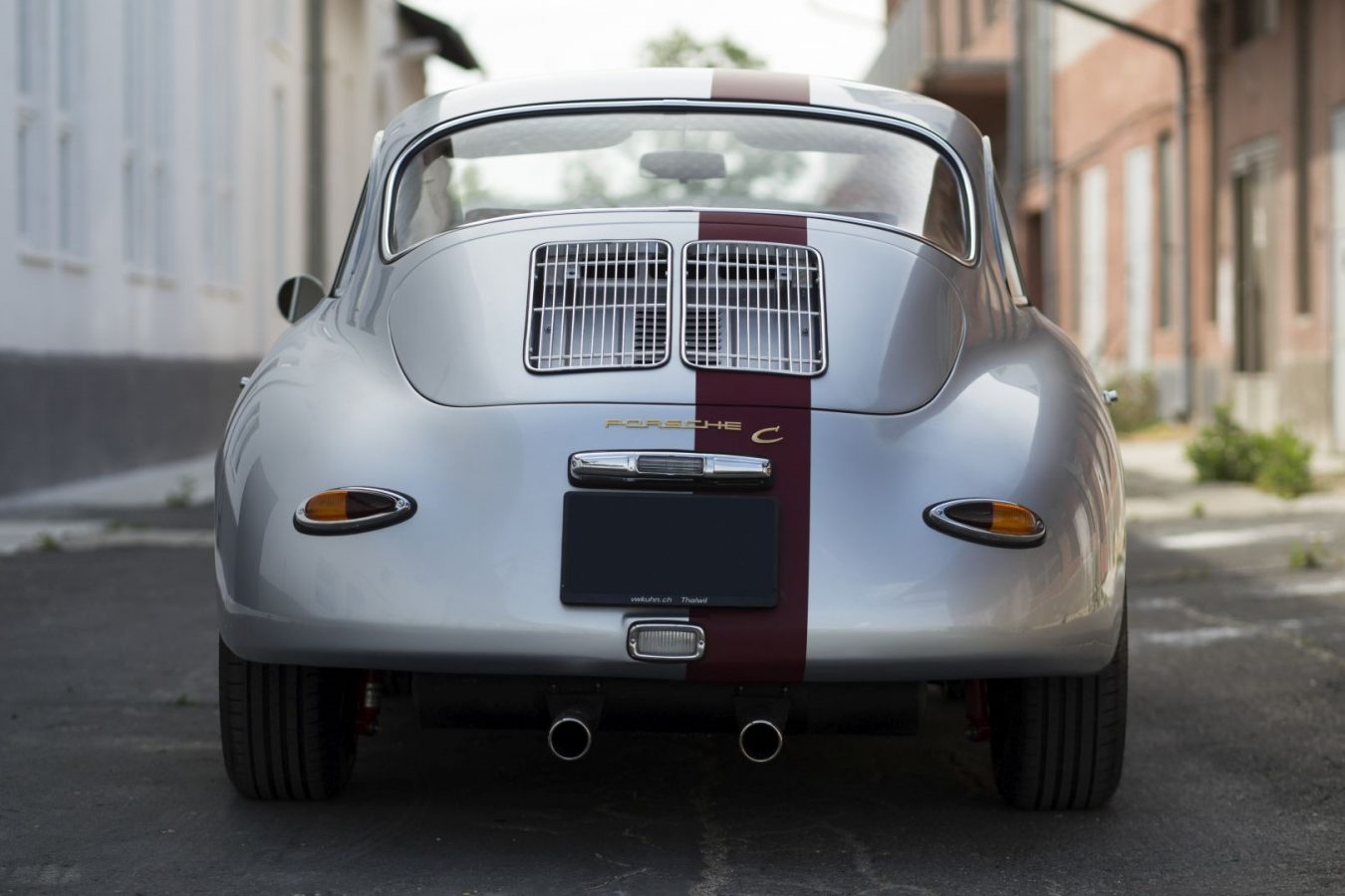Zweifarbiger Porsche 356 von hinten