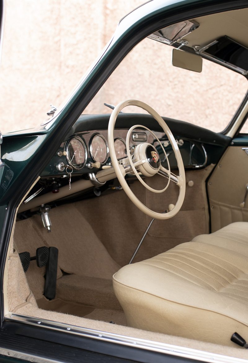 Lagogrüner Porsche 356 Innenraum