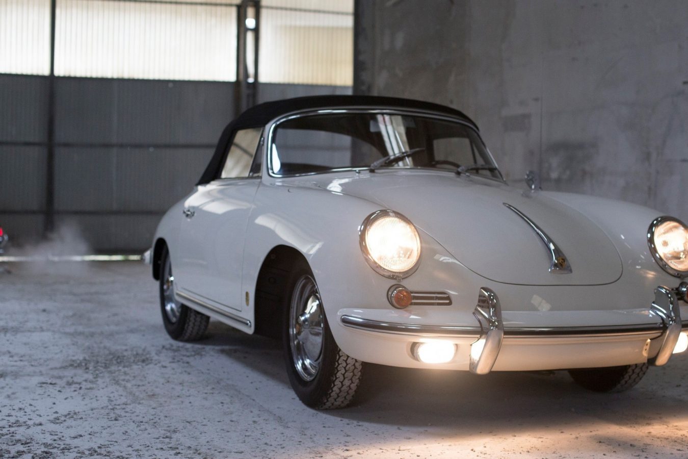 Porsche 356 BT6 Cabrio in Weiß von vorne