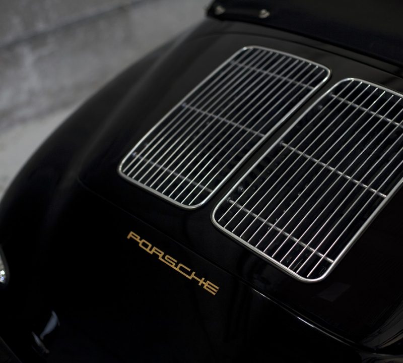 Porsche 356 BT6 Cabrio in Schwarz Motorhaube