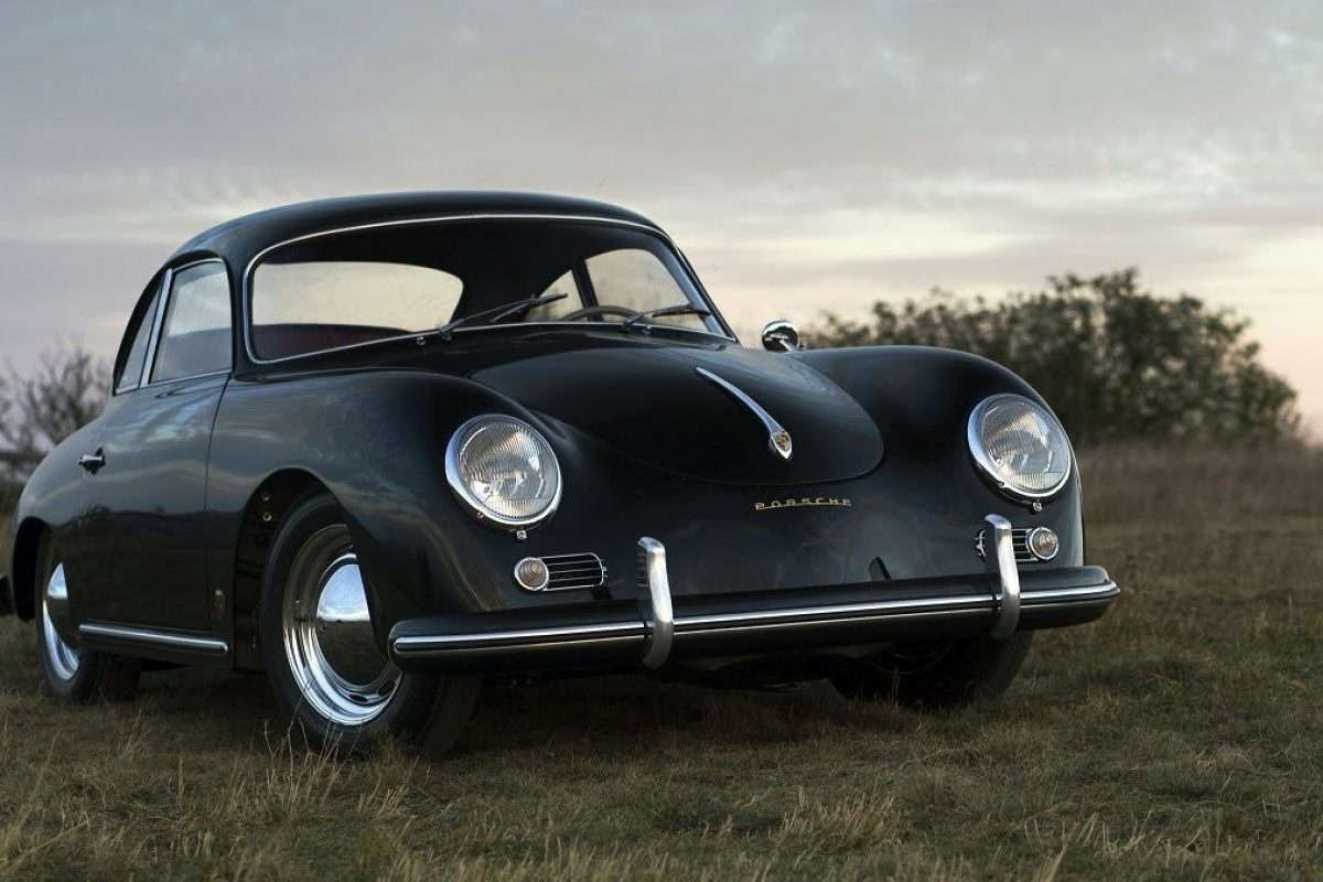Schwarzer Porsche 356A von vorne