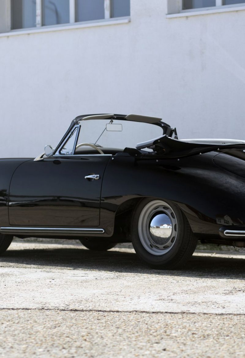 Schwarzer Porsche 356A Cabriolet von Vehicle Experts