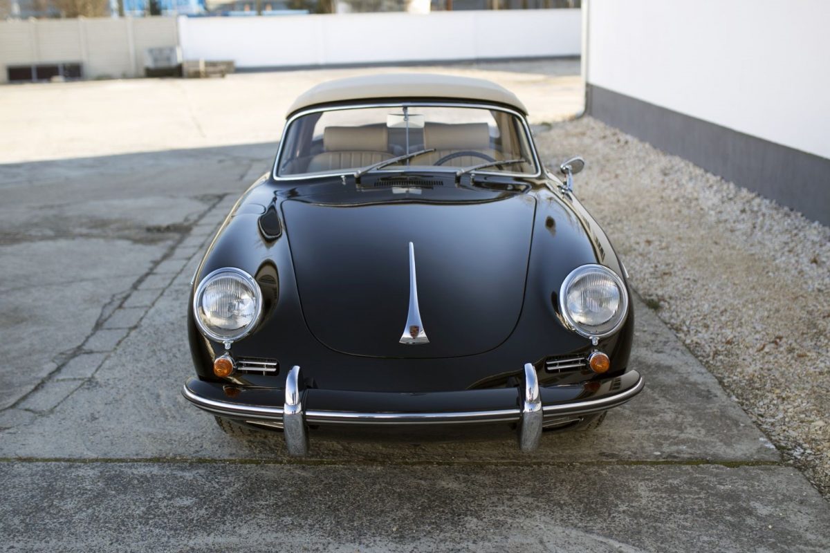 Porsche 356B Cabrio in Schwarz von vorne
