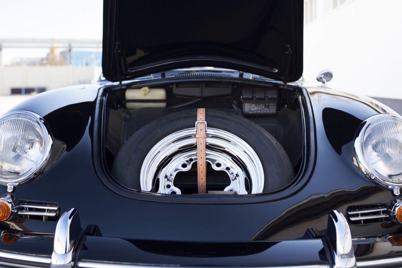Reservereifen eines Porsche 356B Cabrio