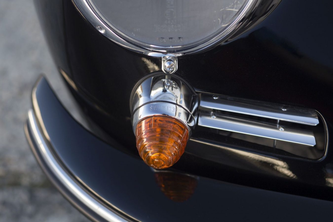 Schwarzer Porsche 356B Cabrio Rücklicht