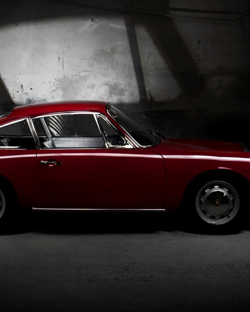 Porsche 911 SWB in Rot von der Seite