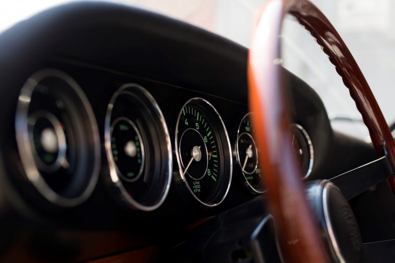 Amaturenbrett eines Porsche 911 SWB