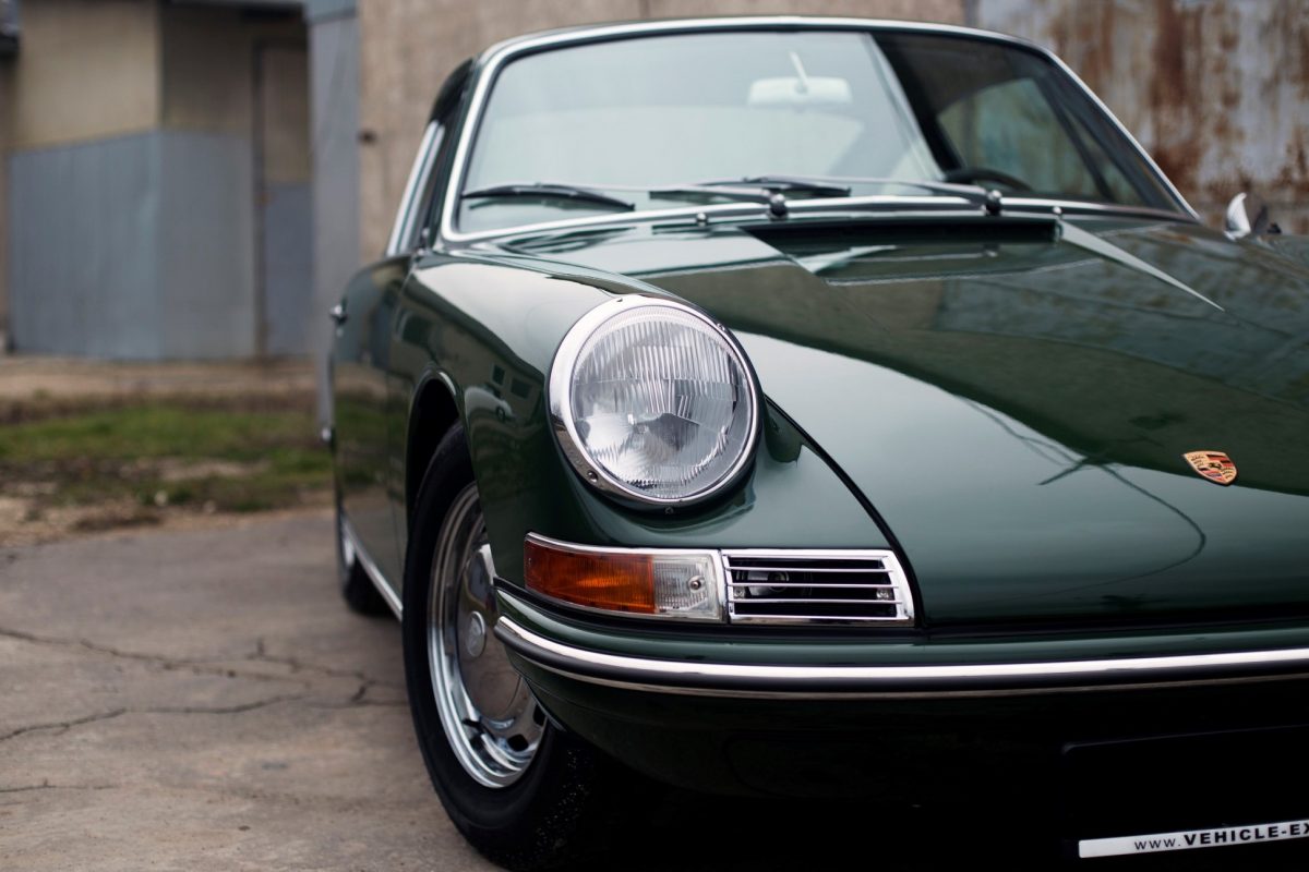 Grüner Porsche 911 SWB von vorne