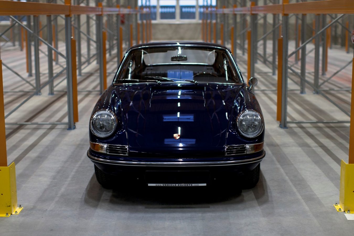 Porsche 911 SWB in Baliblau von vorne