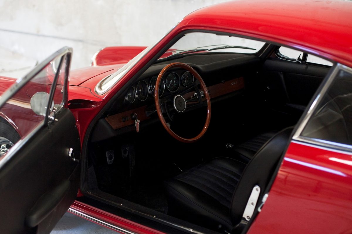 Porsche 911 SWB 32 in Rot Innenraum