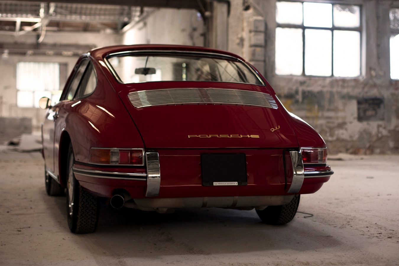 Porsche 911 SWB in Rot von hinten