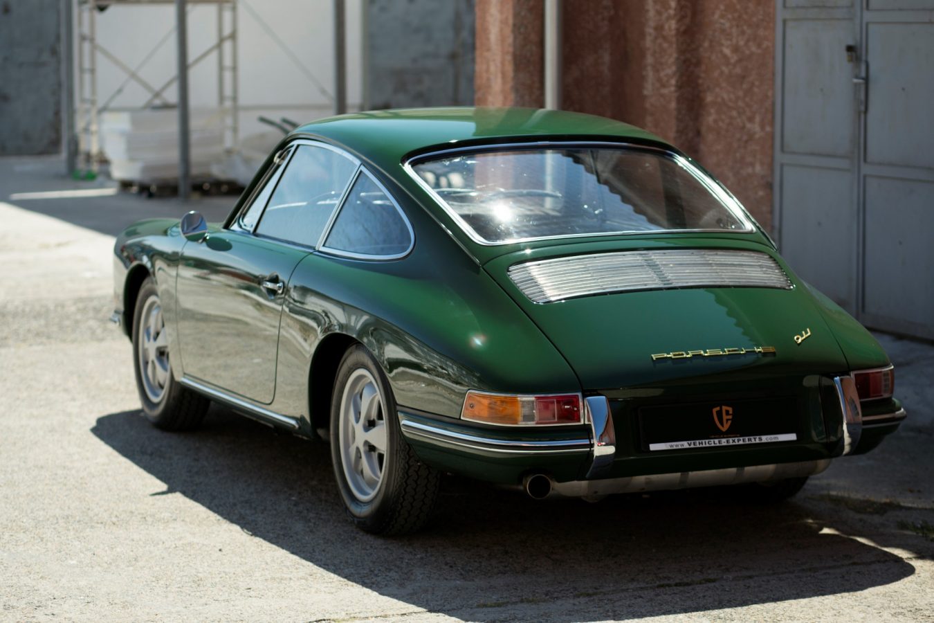 Porsche 911 SWB in Grün von hinten