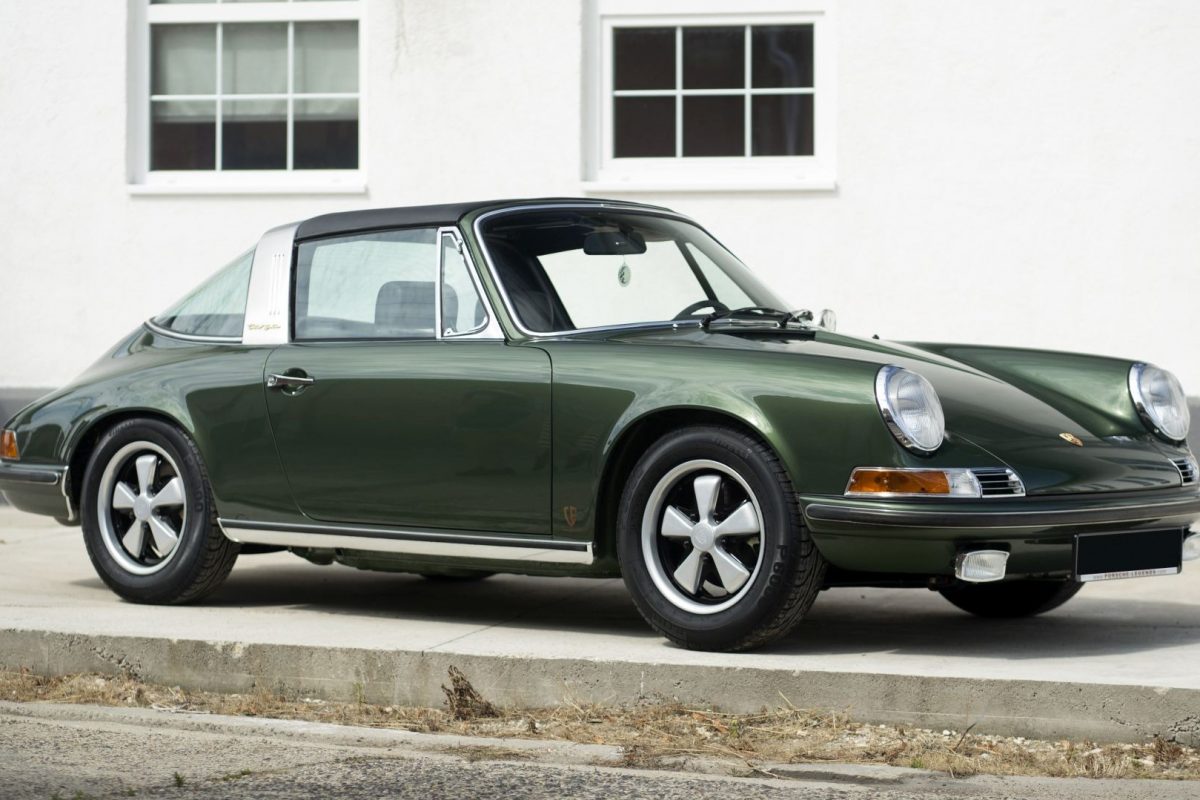 Dunkelgrüner Porsche 911E Targa von Vehicle Experts