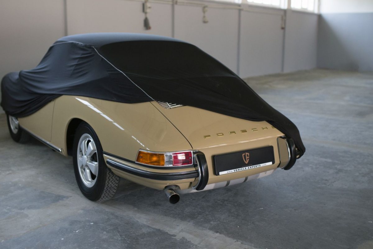 Abgedeckter Porsche 911S SWB