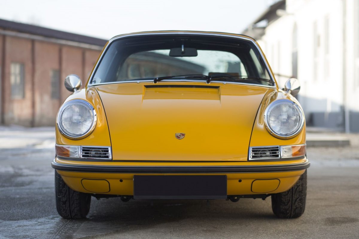 Gelber Porsche 911S Targa von Vehicle Experts