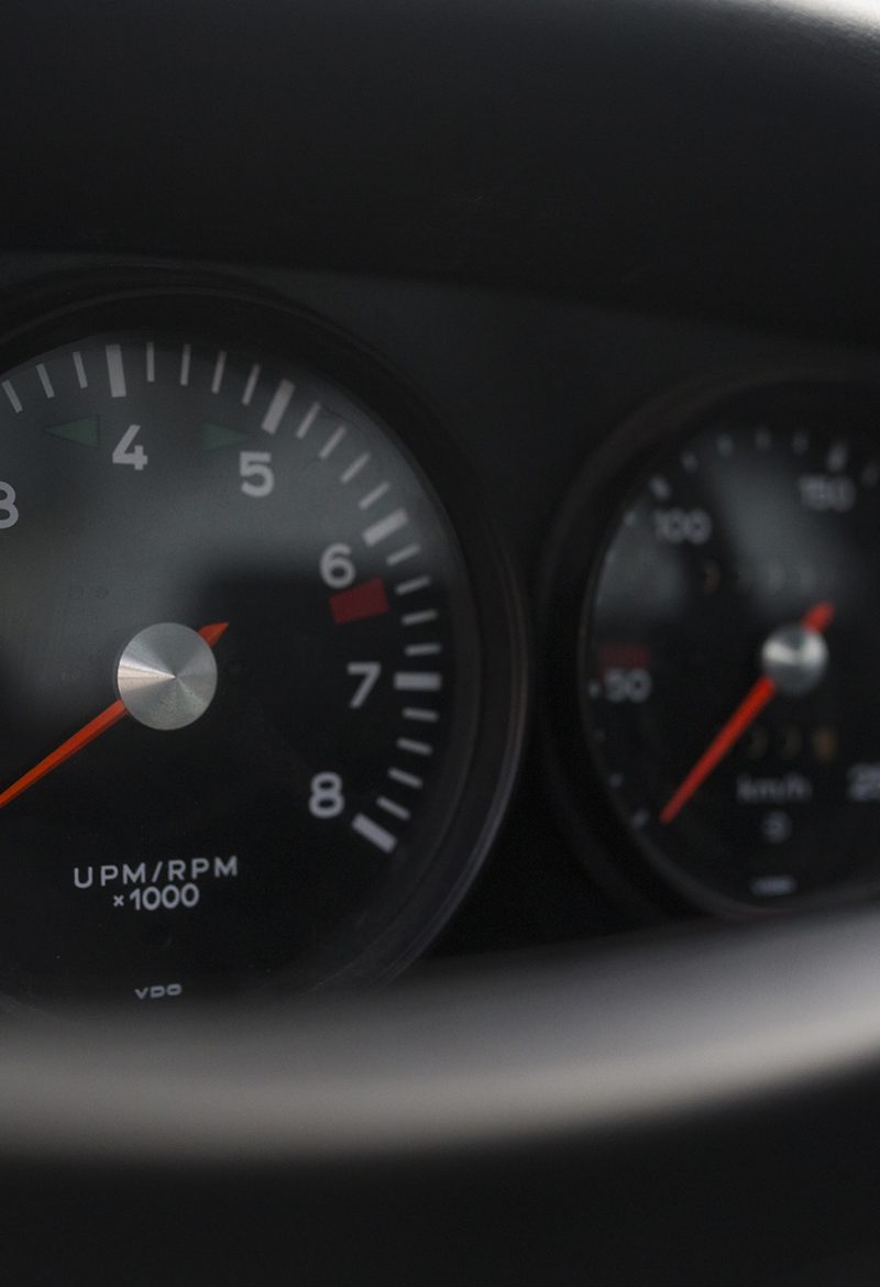 Lichtgelber Porsche 911T Targa Ziffernblätter