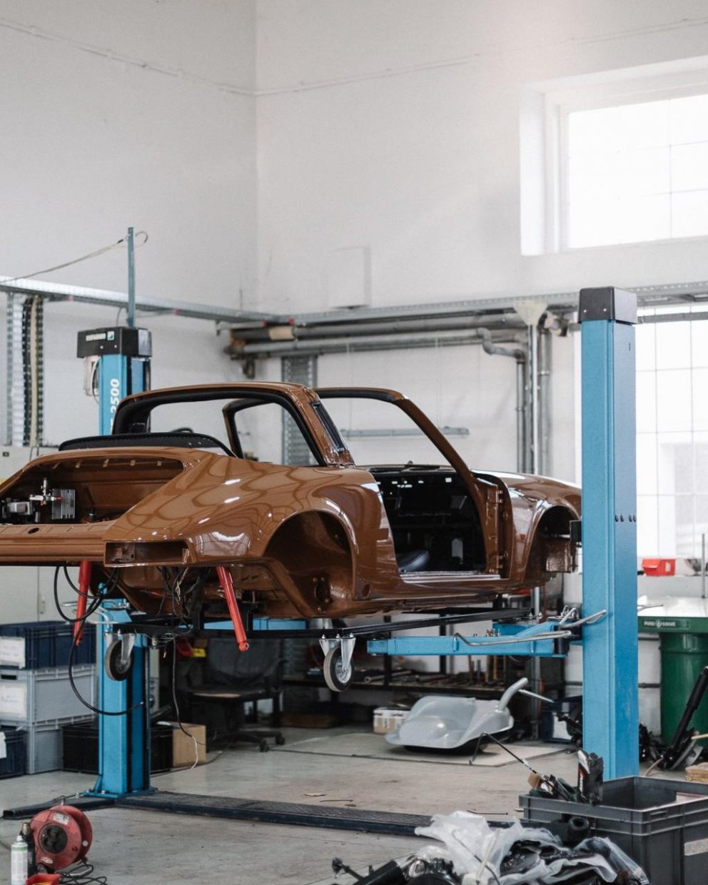 Porsche 911S Targa Karosserie während Restaurierung