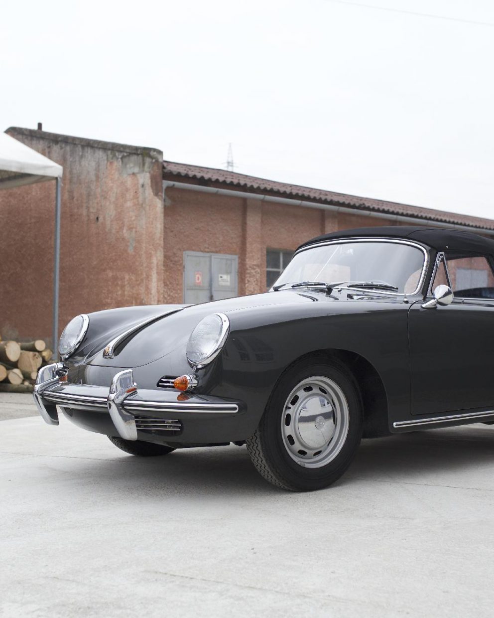 Grauer Porsche 356C Cabriolet