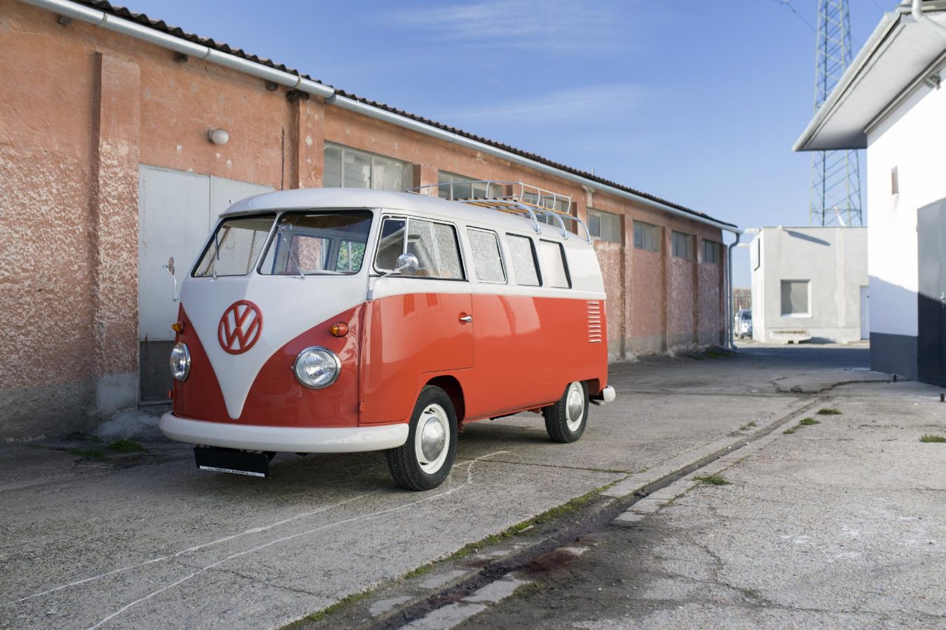 Volkswagen T1 Samba auf dem Gelände