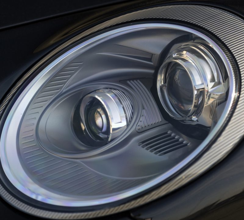 Scheinwerfer an einem Porsche 997