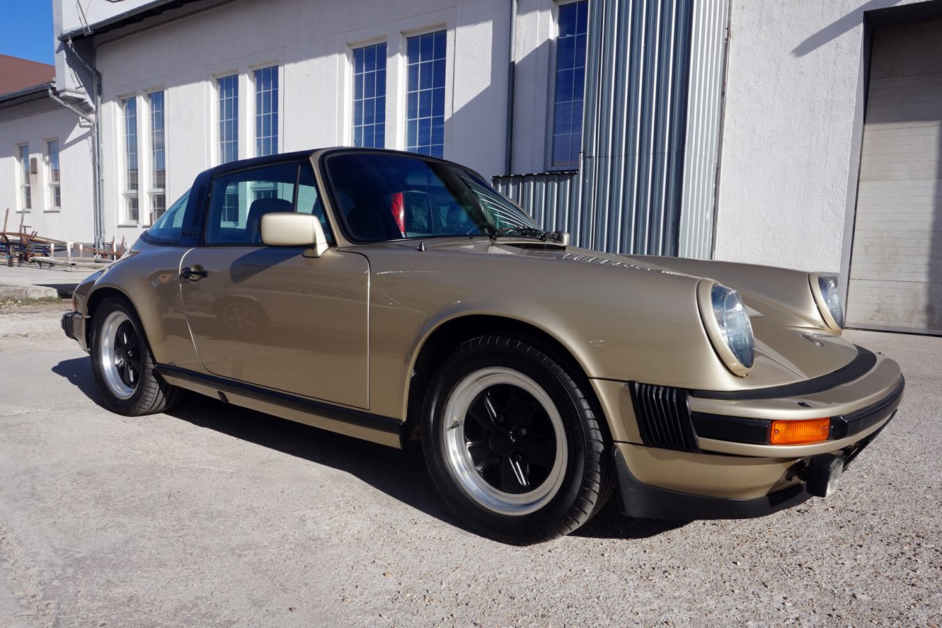 Hellbronze Metallic Porsche 10