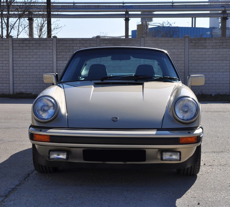 Hellbronze Metallic Porsche 1