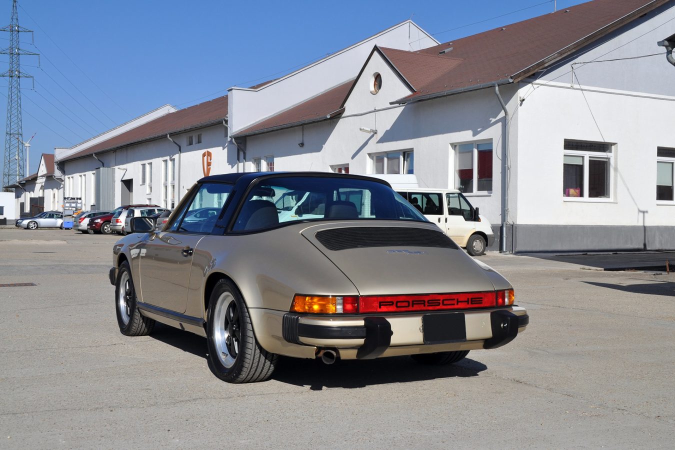 Hellbronze Metallic Porsche 4