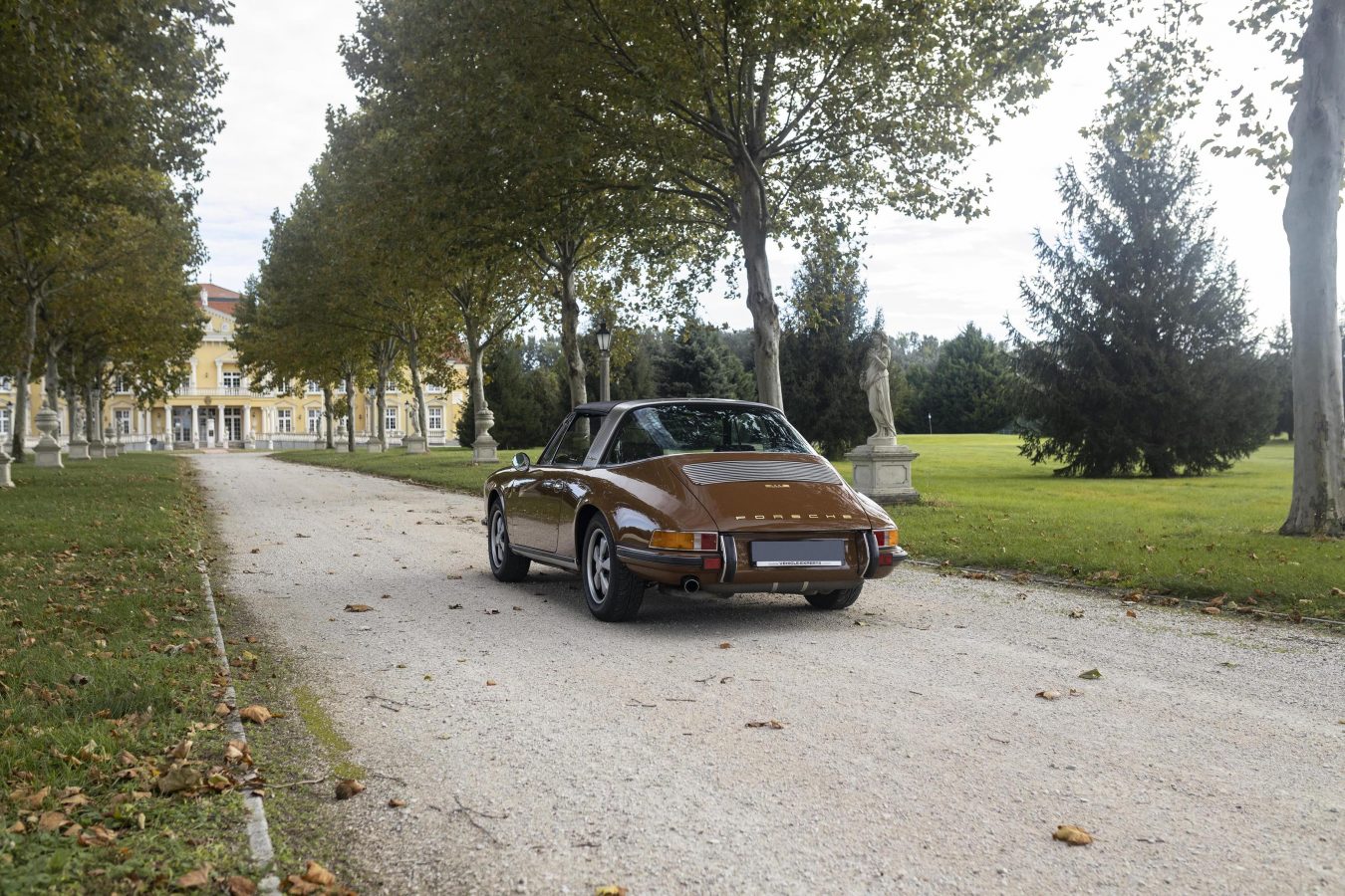 Sepiabraun 911E Targa aus dem Jahr 1969 6