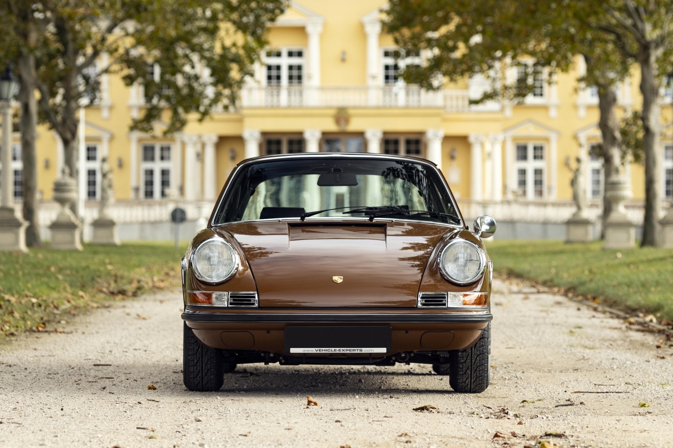 Sepiabraun Porsche 911 aus 1969