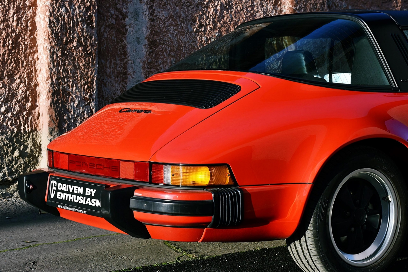 Porsche 911 Carrera Targa 35