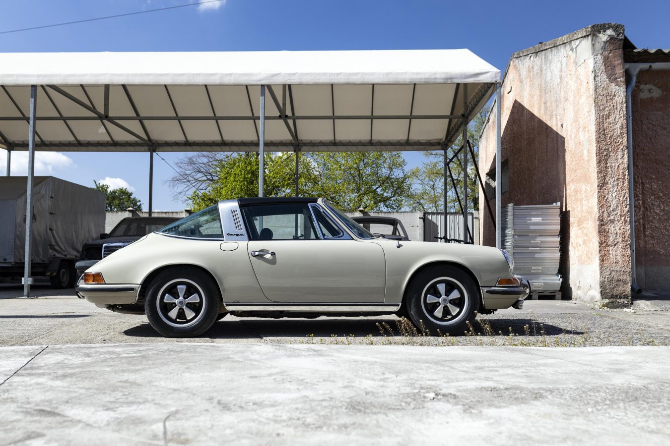 Porsche 911E Targa Ölklappe 4