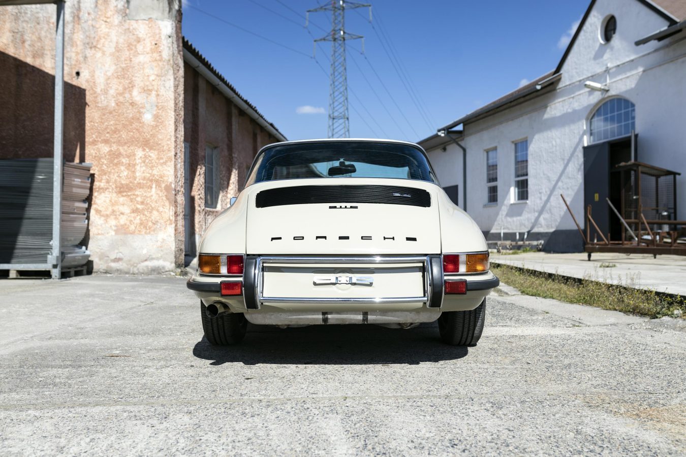 Porsche 911E Targa Ölklappe 5