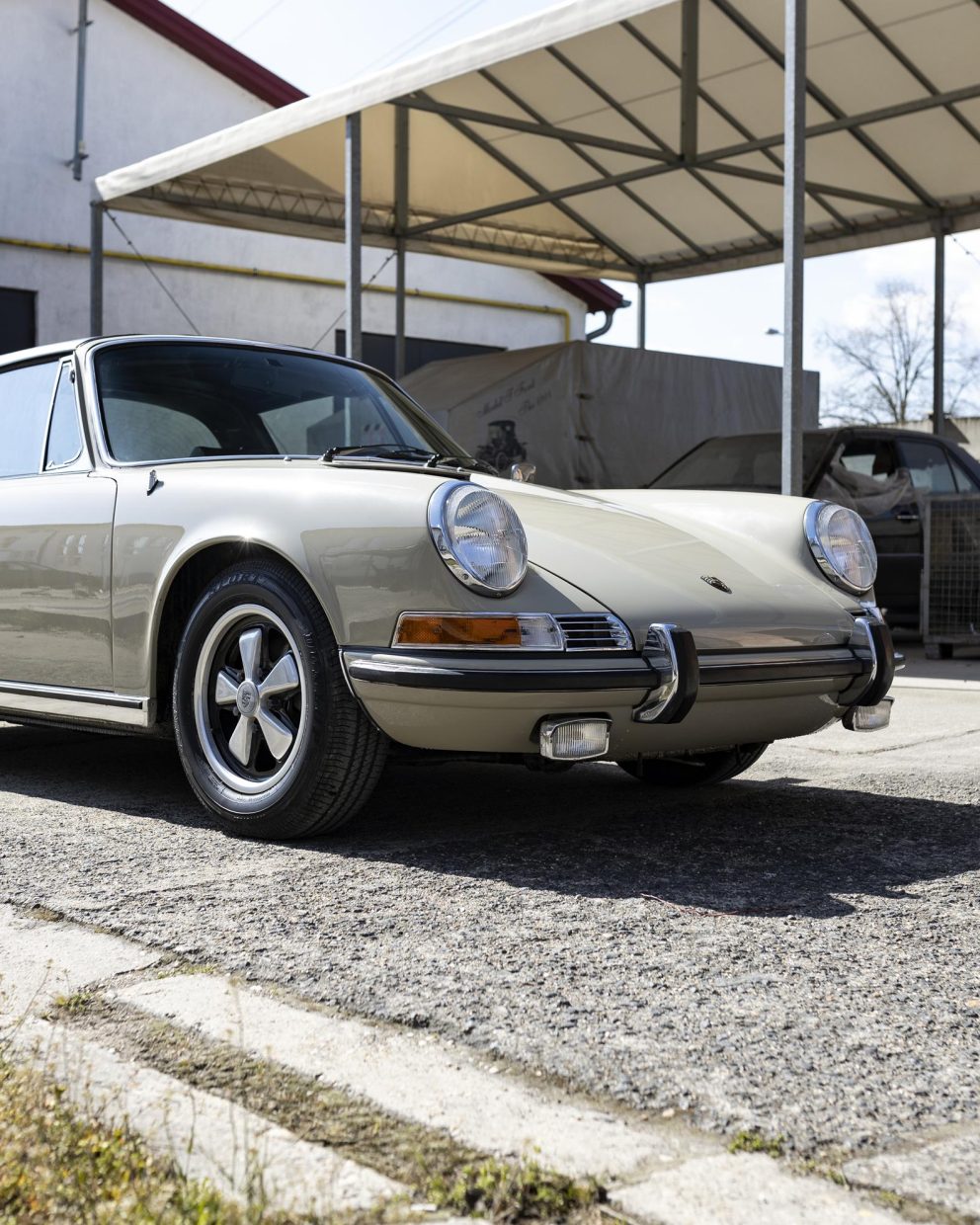 Porsche 911E Targa Ölklappe 9