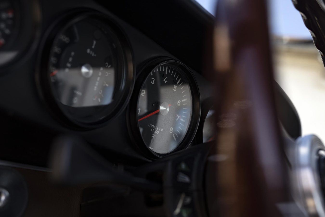 Porsche 911E Targa Ölklappe 10