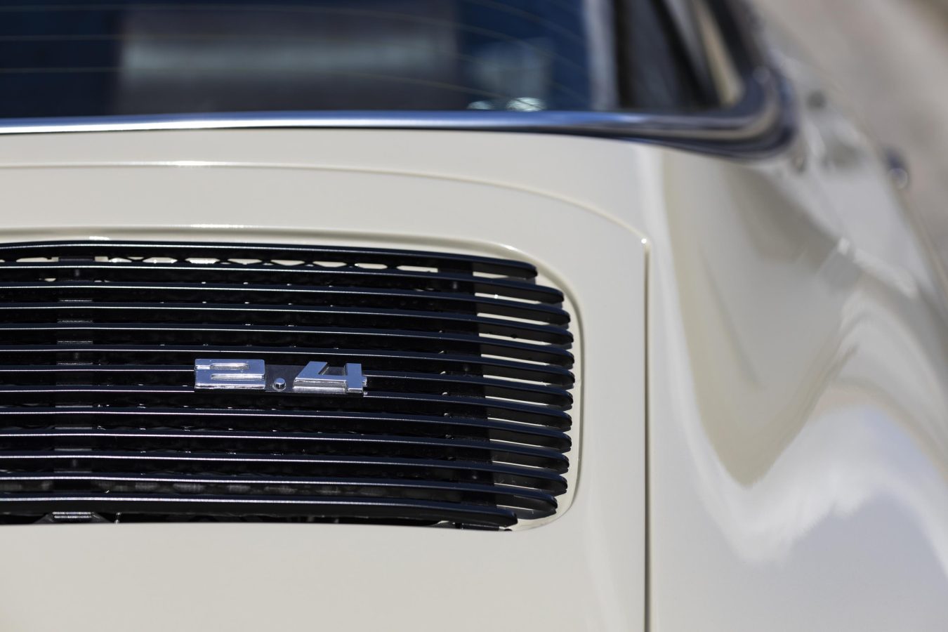 Porsche 911E Targa Ölklappe 24