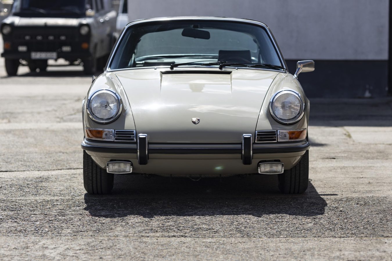 Porsche 911E Targa Ölklappe 27