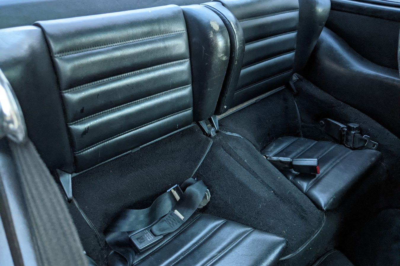 Porsche 911 Carrera Coupe 1985 11
