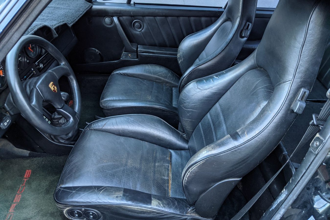 Porsche 911 Carrera Coupe 1985 4