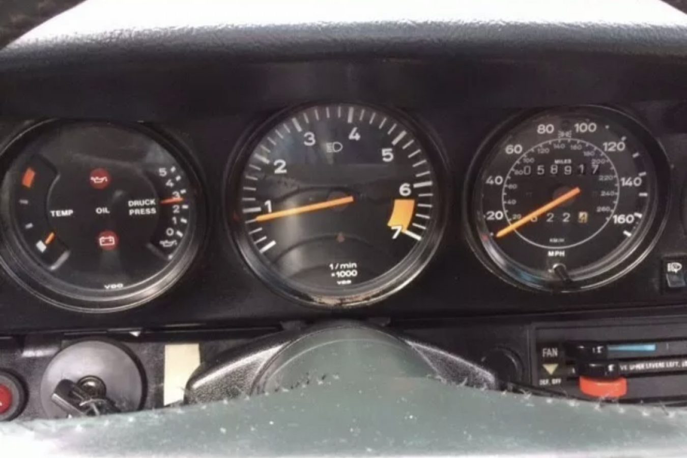 Porsche Carrera Targa 1985 15