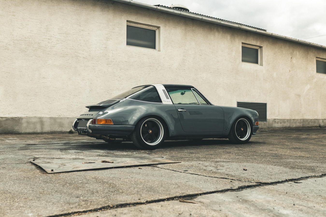 Porsche 911 32.F No.2 1