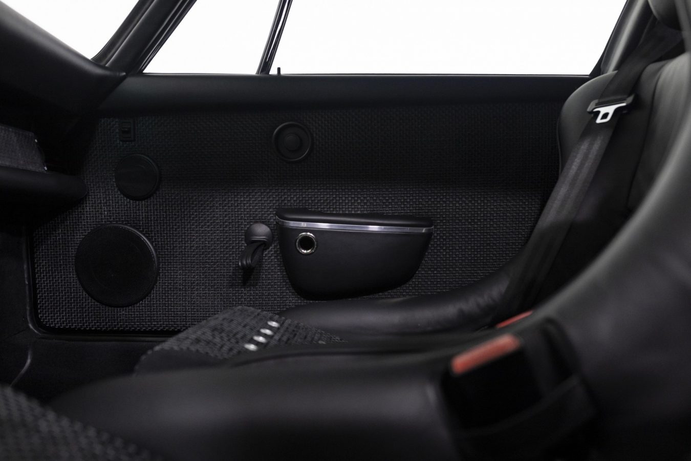 Porsche 911 32.F No.2 24