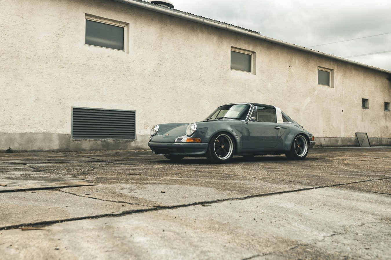 Porsche 911 32.F No.2 4