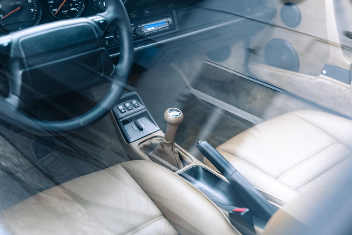 Porsche 911 Carrera 2 Targa 11