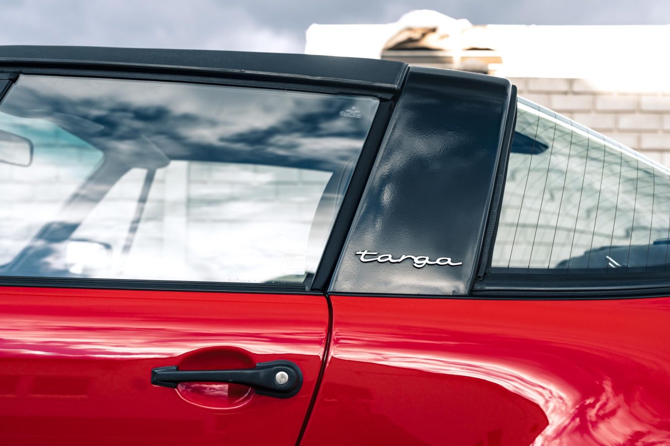 Porsche 911 Carrera 2 Targa 16