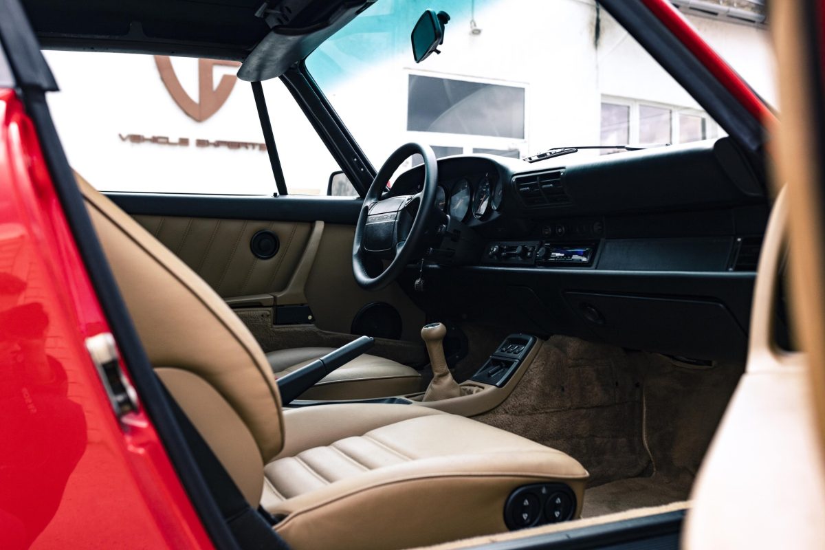 Porsche 911 Carrera 2 Targa 5