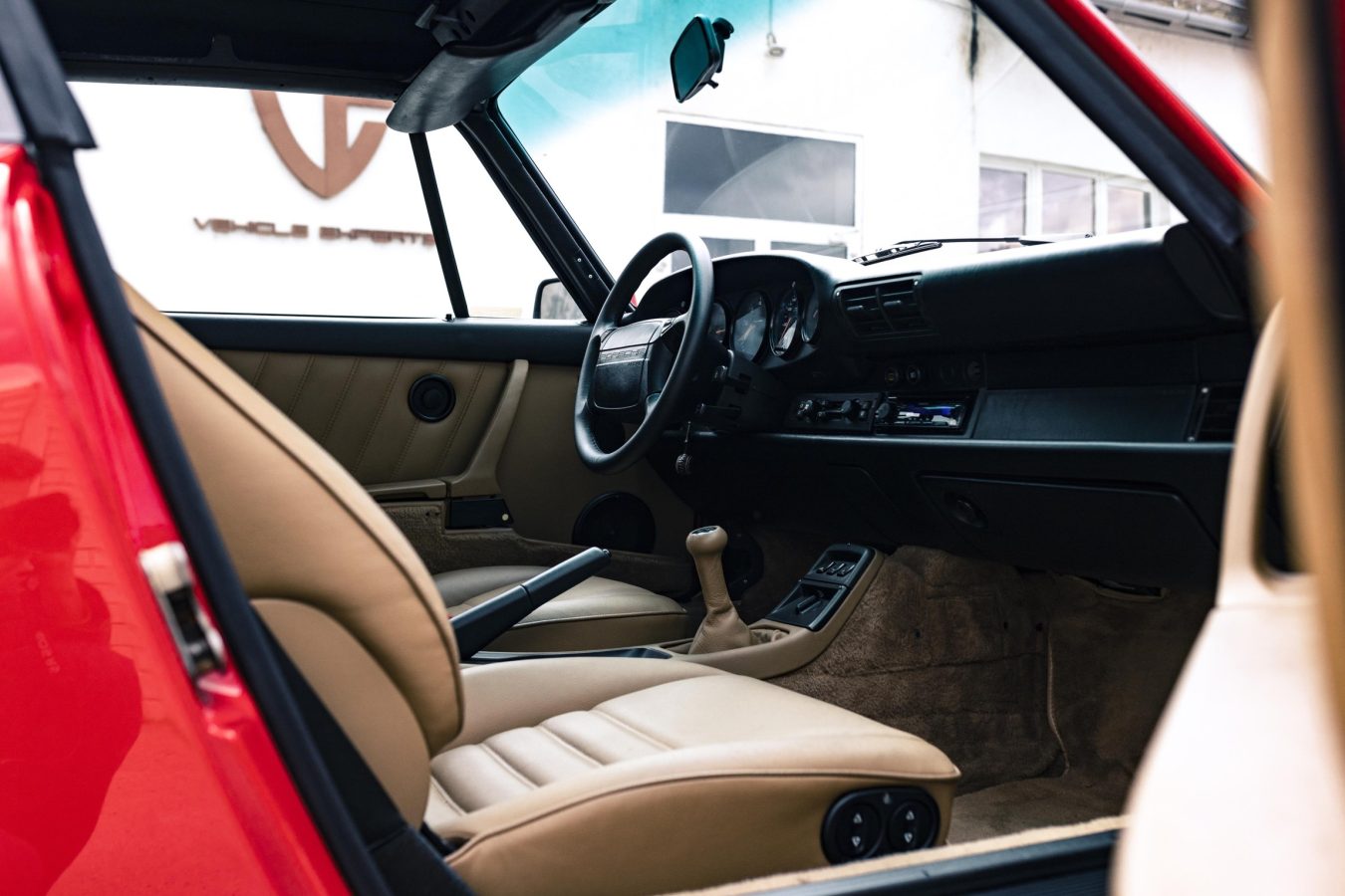 Porsche 911 Carrera 2 Targa 5